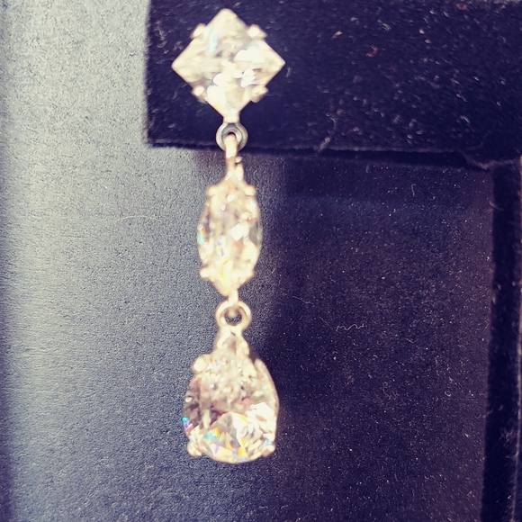 Crystal earrings with silver back - Picture 3 of 5